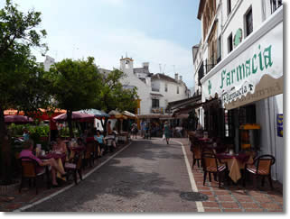 Marbella Town Orange Square